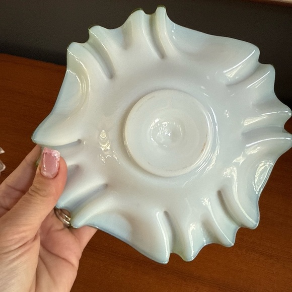 Beautiful Fenton ? ANTIQUE Art Nouveau milk opaline glass bowl - Picture 5 of 9